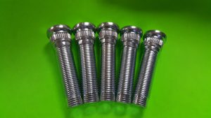 Scout II Extended Rear Wheel Studs